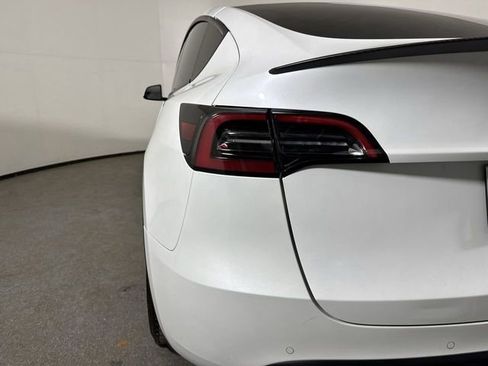 Used 2022 Tesla Model Y Performance image 29