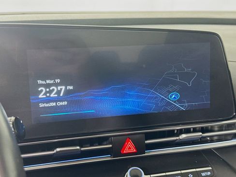 Used 2024 Hyundai Elantra SEL w/ Convenience Package image 25