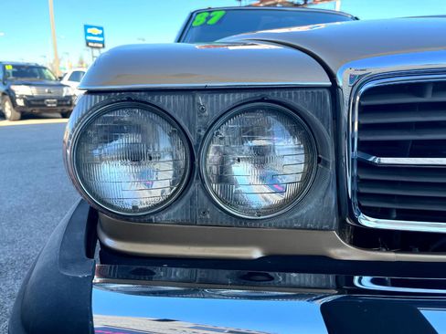 Used 1987 Mercedes-Benz 560 SL image 11