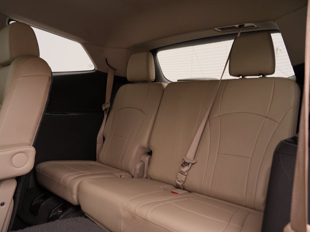 Certified 2019 Buick Enclave Essence AWD/4WD image 26