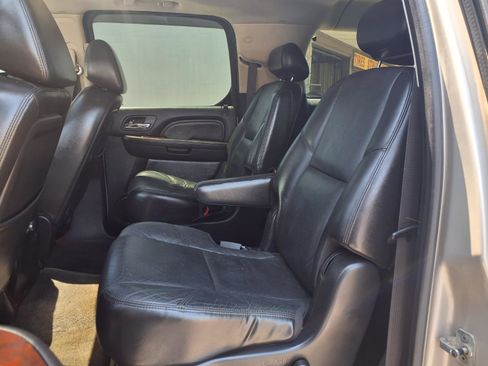 Used 2008 Cadillac Escalade ESV AWD image 7