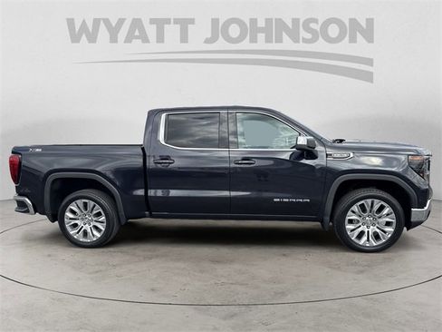 Used 2022 GMC Sierra 1500 SLE w/ X31 Off-Road Package image 6