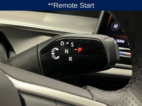 Used 2025 Volkswagen Tiguan SE R-Line image 15