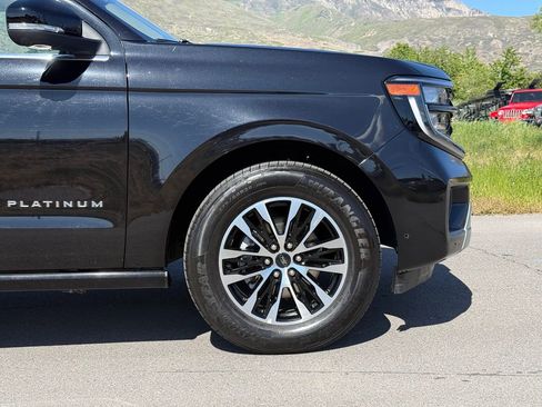 Used 2025 Ford Expedition Platinum AWD/4WD image 3