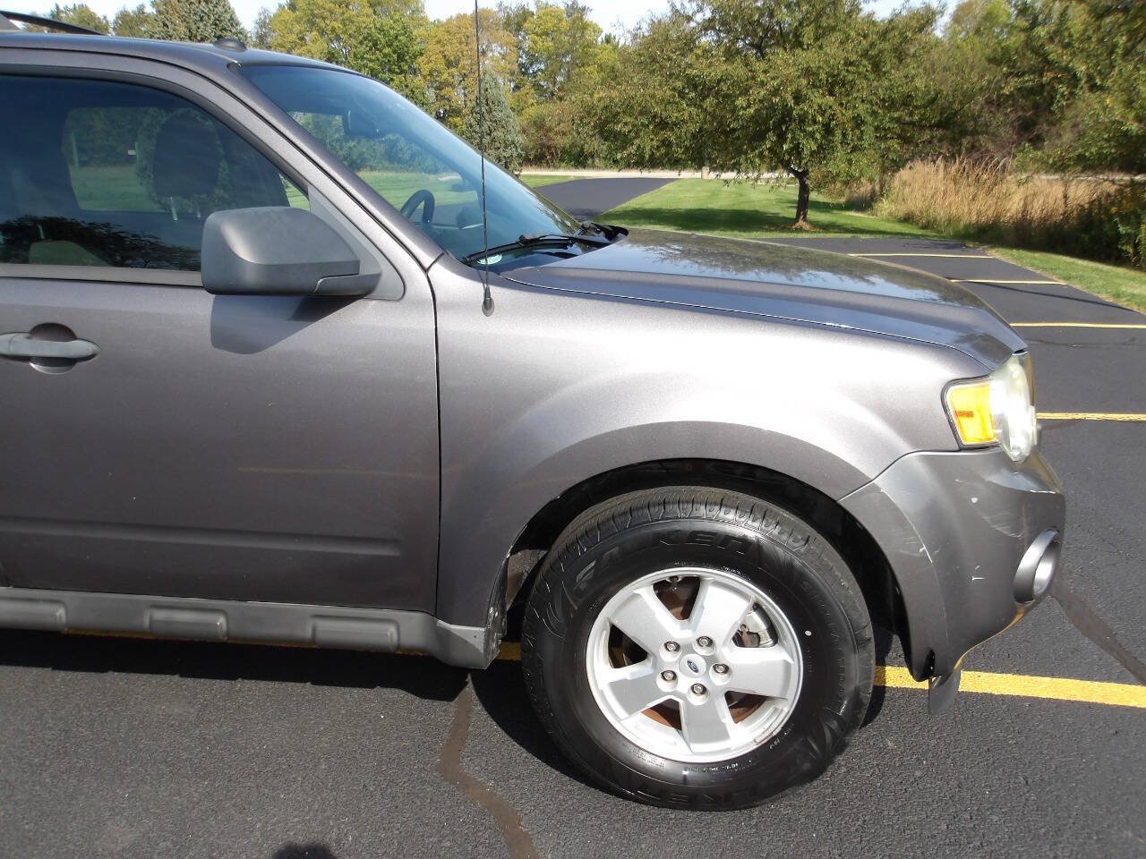 Used 2010 Ford Escape XLT AWD/4WD image 32