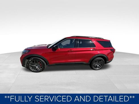 Used 2025 Ford Explorer ST image 13