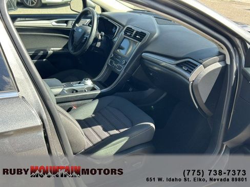 Used 2019 Ford Fusion SE image 26