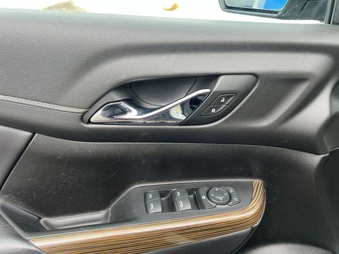 Certified 2023 GMC Acadia SLE w/ Driver Convenience Package image 23