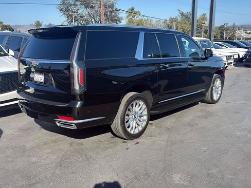 Used 2023 Cadillac Escalade ESV Premium Luxury RWD image 4
