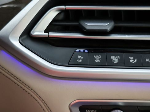 Used 2021 BMW ALPINA XB7 AWD/4WD image 9