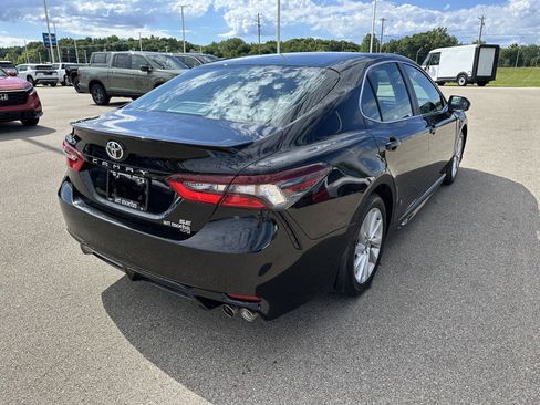 Used 2024 Toyota Camry SE FWD image 8