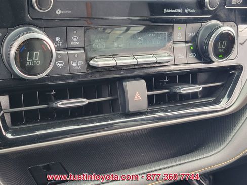 Used 2022 Toyota Highlander Bronze Edition AWD/4WD image 25