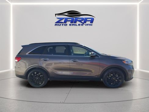 Used 2019 Kia Sorento S image 8