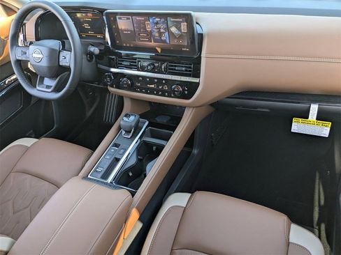 New 2026 Nissan Pathfinder Platinum image 29