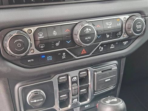 Used 2024 Jeep Wrangler Unlimited Rubicon 4xe AWD/4WD image 19