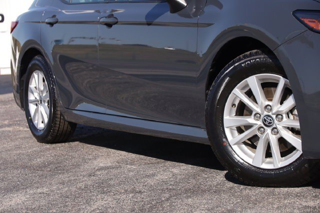Used 2025 Toyota Camry LE FWD image 3