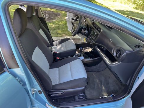 Used 2014 Toyota Prius C Two FWD image 26