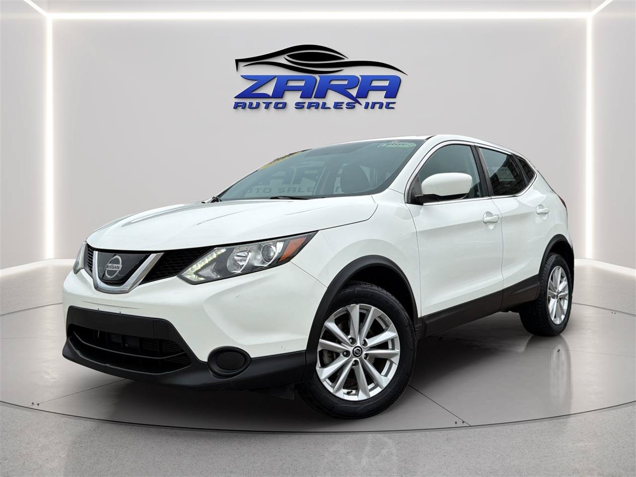 Used 2019 Nissan Rogue Sport S w/ Appearance Package AWD/4WD image 1