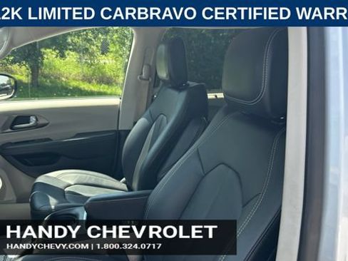 Used 2024 Chrysler Pacifica Touring-L FWD image 19