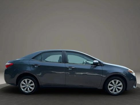 Used 2016 Toyota Corolla LE FWD image 4