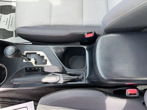 Used 2013 Toyota RAV4 XLE image 28