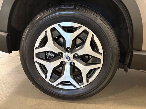 Used 2024 Subaru Forester Premium AWD/4WD image 47