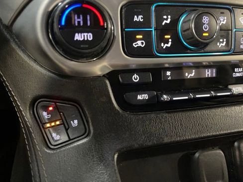 Used 2019 GMC Yukon XL SLT image 14