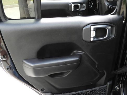 Used 2019 Jeep Wrangler Unlimited Sport S AWD/4WD image 44