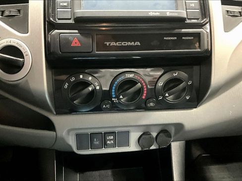 Used 2015 Toyota Tacoma 4x4 Double Cab w/ TRD Off-Road Package image 28