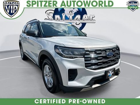Used 2025 Ford Explorer Active AWD/4WD image 1