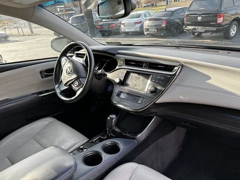 Used 2013 Toyota Avalon Limited image 17