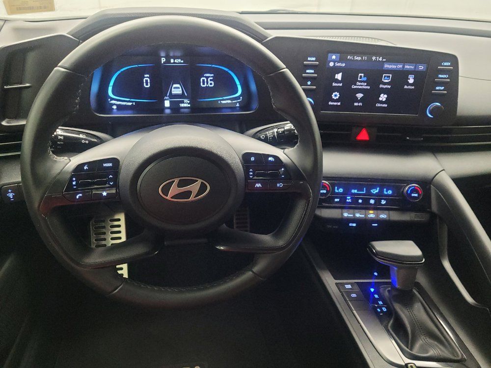 Used 2025 Hyundai Elantra Sport FWD image 22