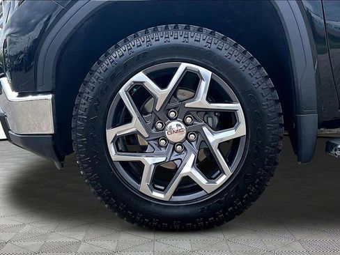 Used 2022 GMC Sierra 1500 SLT w/ SLT Premium Plus Package AWD/4WD image 9