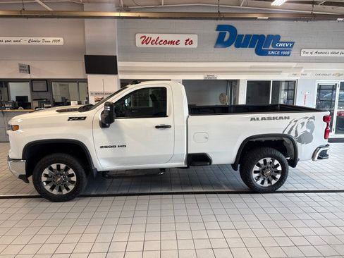 Used 2025 Chevrolet Silverado 2500 W/T AWD/4WD image 6