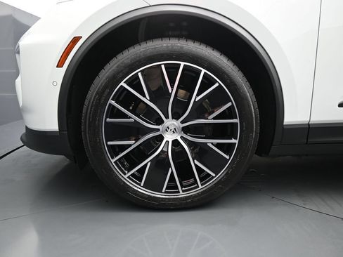 New 2026 Porsche Macan 4 Electric AWD/4WD image 6
