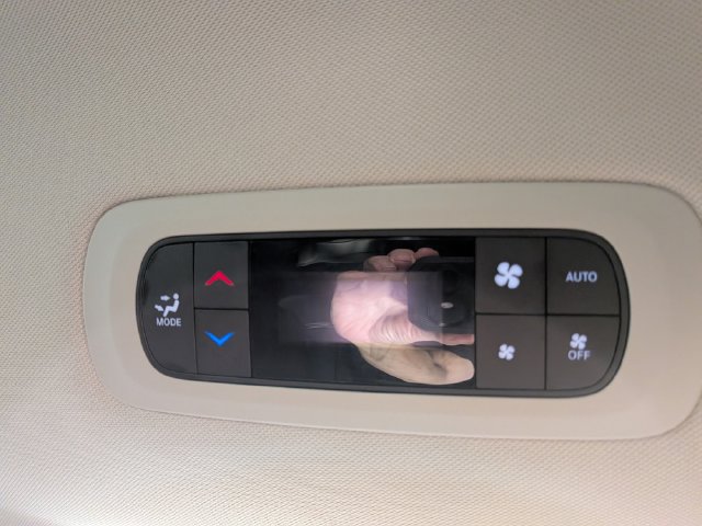 Used 2024 Chrysler Pacifica Touring-L FWD image 36