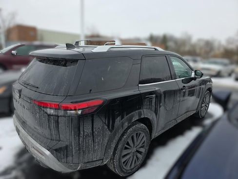 Used 2023 Nissan Pathfinder SL w/ SL Premium Package image 5