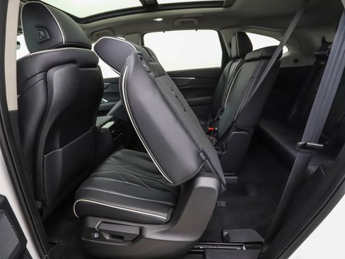 Used 2025 Acura MDX w/ Advance Package image 23