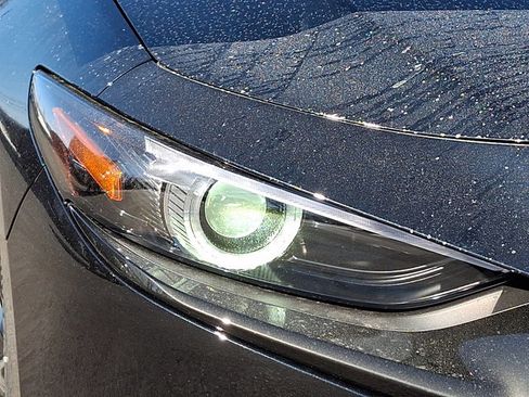 New 2026 MAZDA MAZDA3 Hatchback w/Premium Plus Pkg image 9