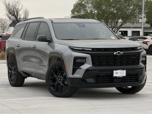 New 2026 Chevrolet Traverse RS image 2