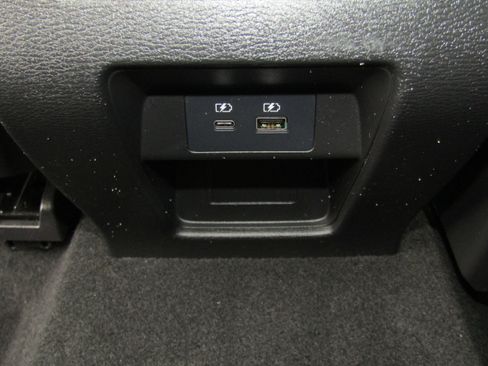 Used 2023 Mitsubishi Outlander SE image 29