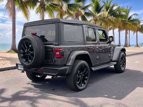 Used 2021 Jeep Wrangler Unlimited Sahara w/ Cold Weather Group AWD/4WD image 4