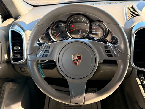 Used 2014 Porsche Cayenne Platinum Edition image 32