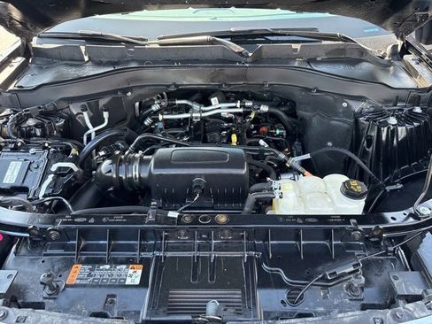 Used 2023 Ford Explorer XLT image 32