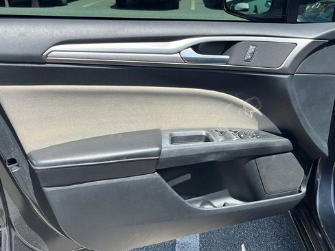 Used 2019 Ford Fusion S image 21