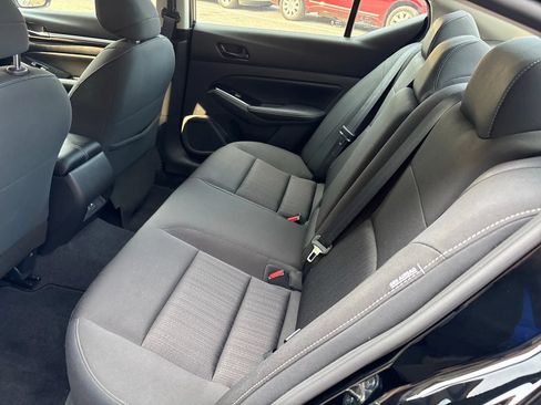 Used 2023 Nissan Altima 2.5 SV FWD image 5