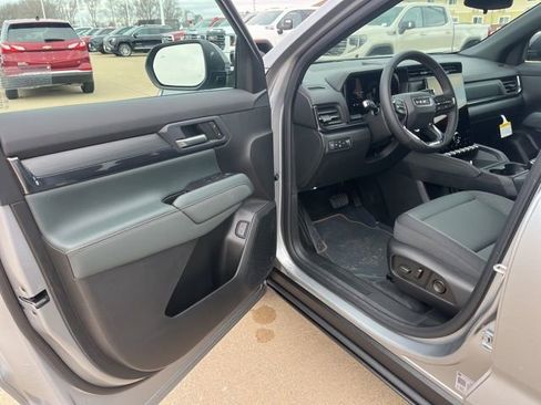 New 2026 GMC Terrain AT4 AWD/4WD image 9