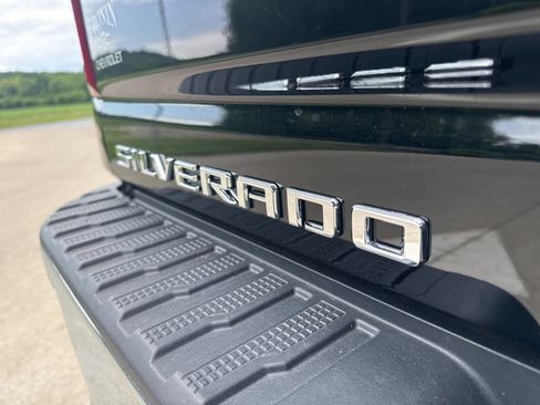 Used 2025 Chevrolet Silverado 2500 LT w/ Convenience Package AWD/4WD image 10