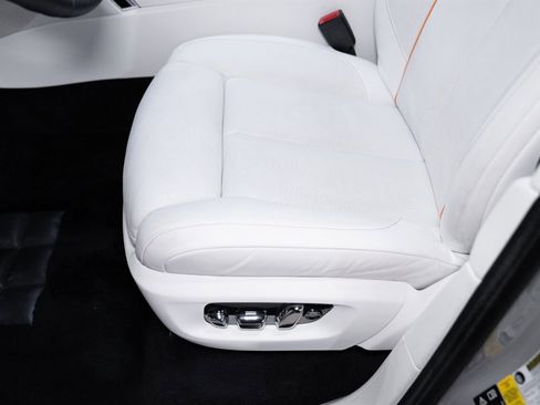 Used 2023 Rolls-Royce Cullinan w/ Cullinan Package image 32