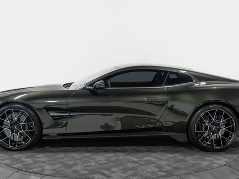 Used 2025 Aston Martin Vanquish image 4